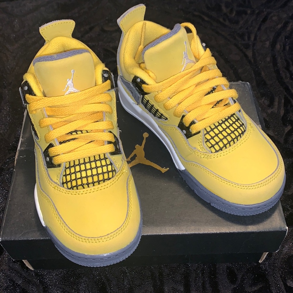 Jordan 4 Retro